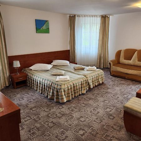 Casa Minerva Hotel Buşteni Exterior foto