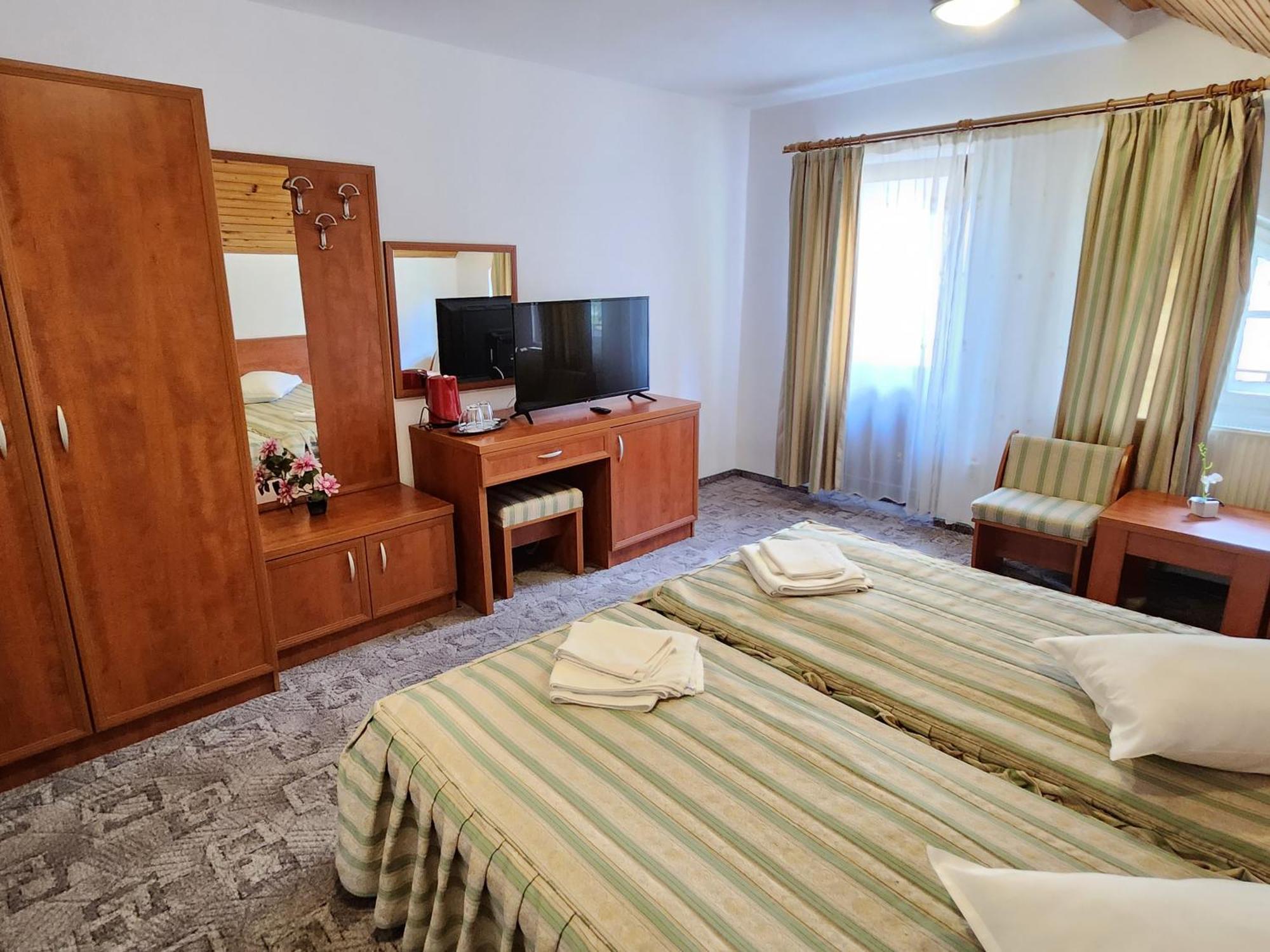 Casa Minerva Hotel Buşteni Exterior foto
